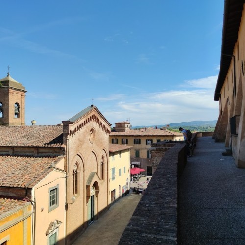 Castello dei Vicari di Lari