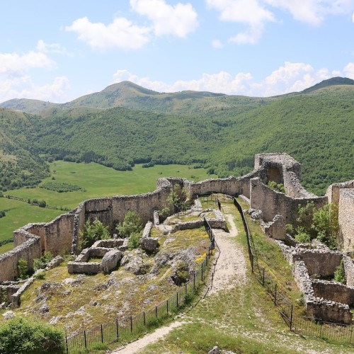 Castello di Bominaco