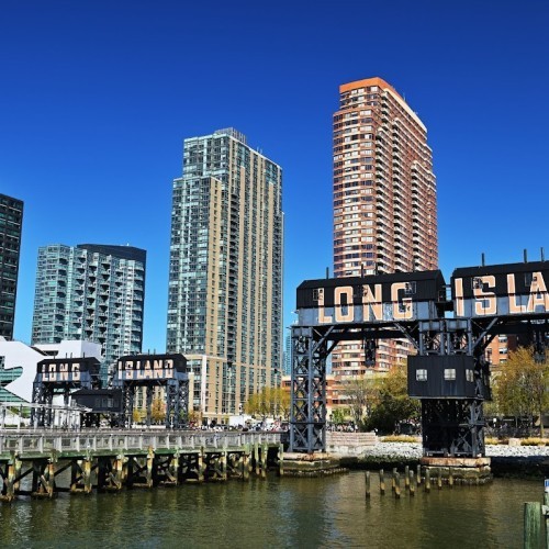 Gantry Plaza State Park