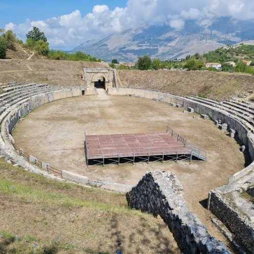 Ingresso Area archeologica di Alba Fucens