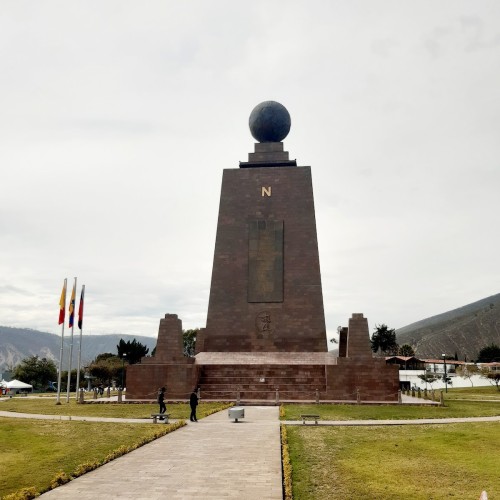 Middle of the World City
